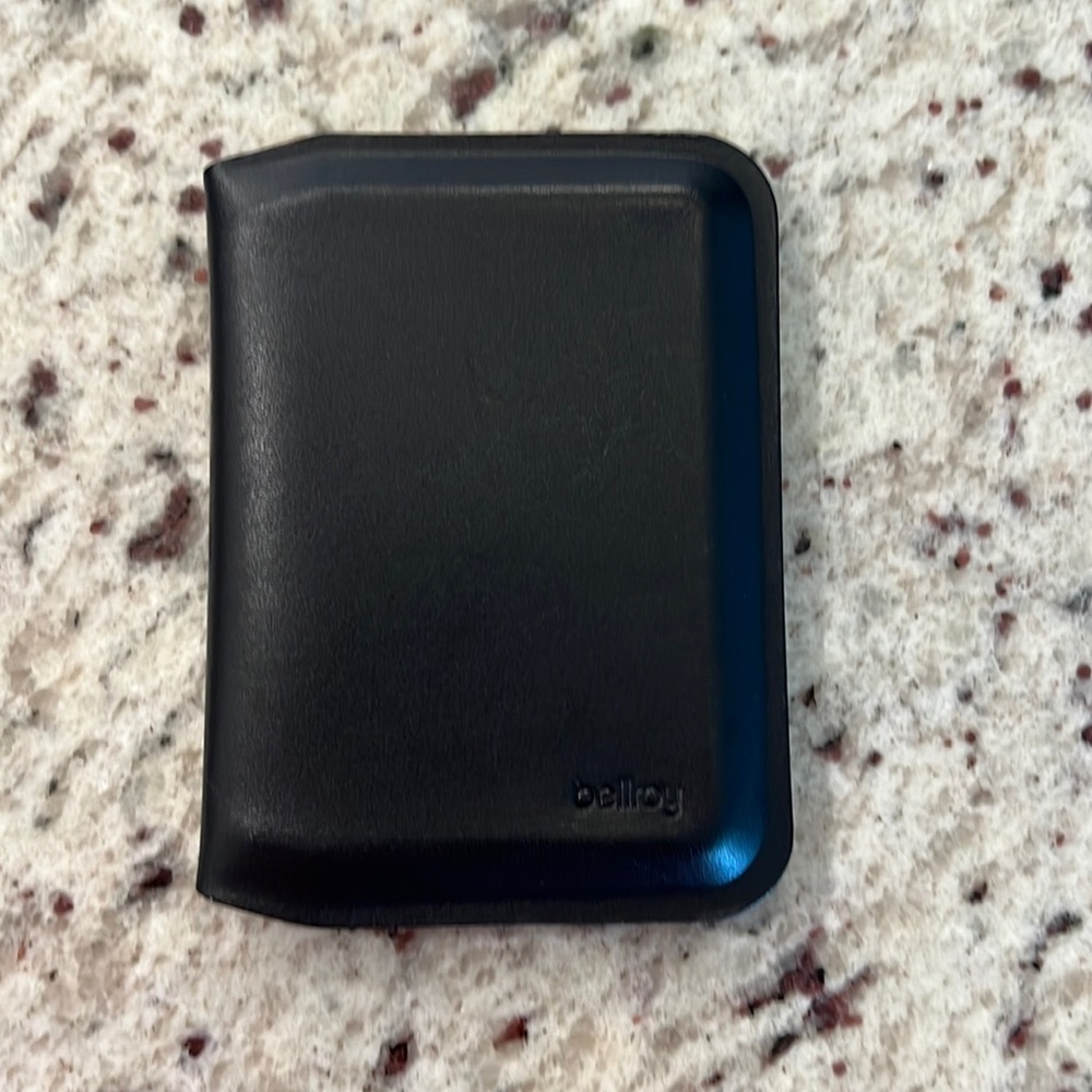 EUC Bellroy Apex Slim Sleeve